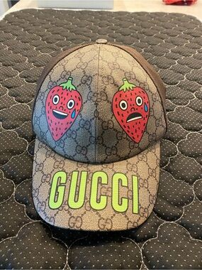 Gucci Strawberry Supreme baseball hat